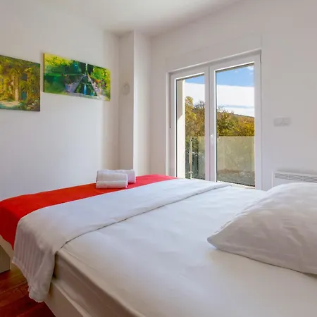 White House Penthouse Dramalj